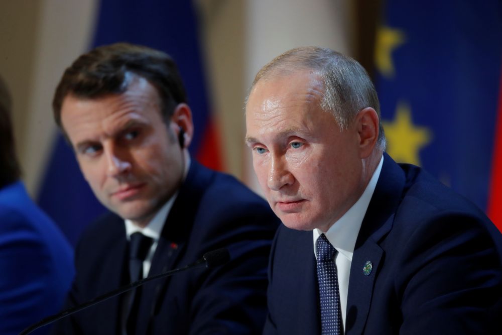 Emmanuel Macronnal tárgyalt Vlagyimir Putyin 