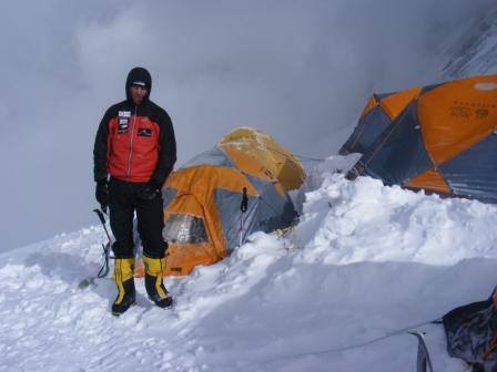 Varga Csaba felért a 8080 méteres Hidden Peak csúcsára