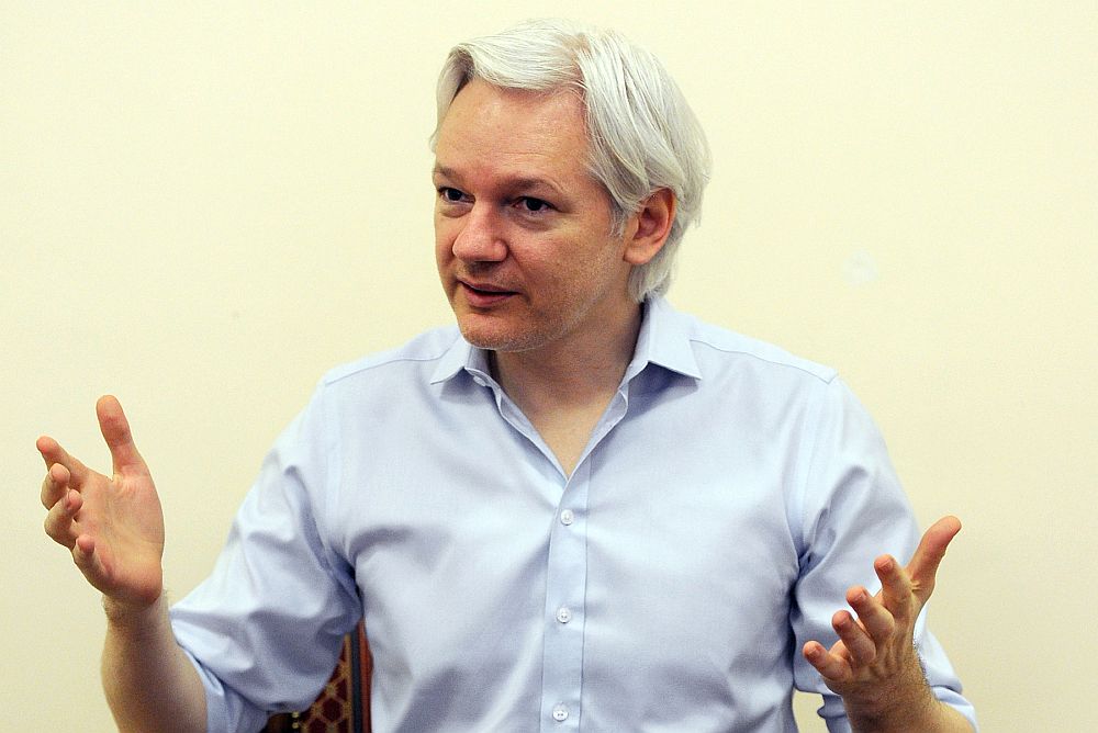 Hillary Clinton szerint Assange-nak felelnie kell tetteiért
