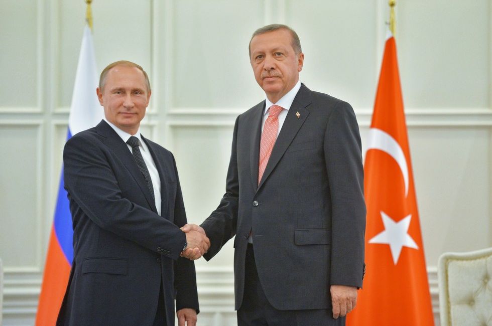 Putyin üzent Erdogannak