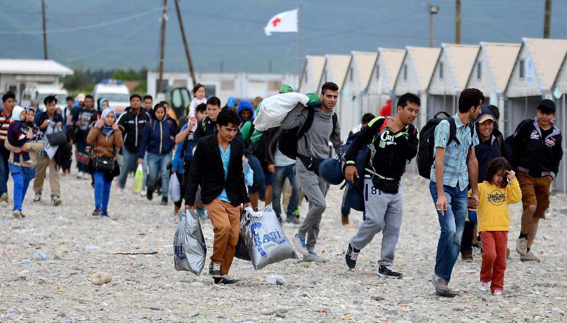 Conte Brüsszelben: új mechanizmust kell létrehozni az újonnan érkező menedékkérők elosztására