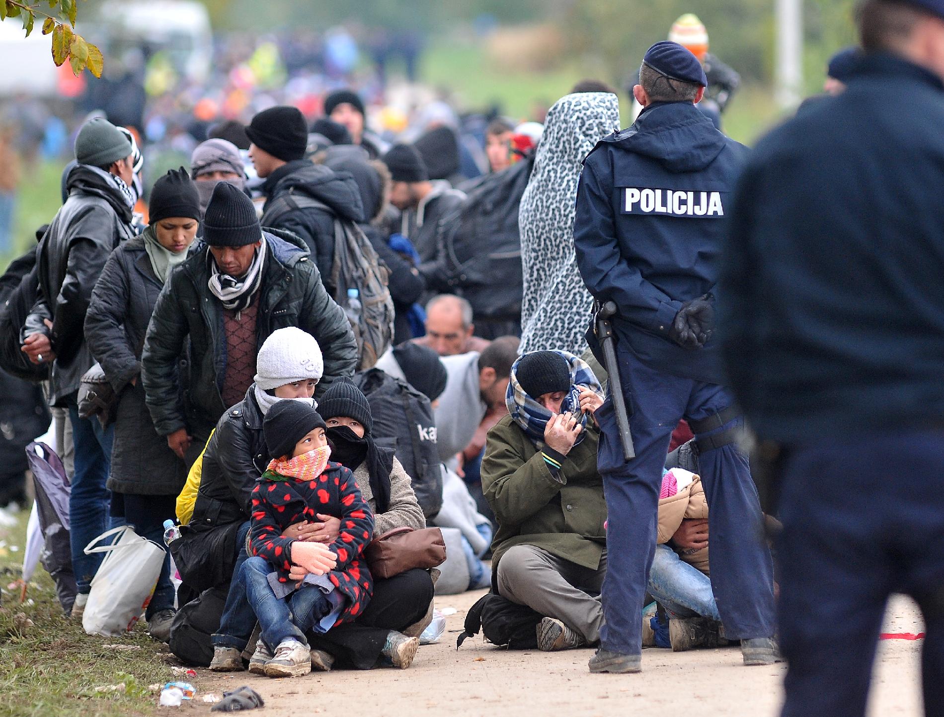 Szlovén lapok: A kormány lebecsülte a migrációval kapcsolatos félelmeket 