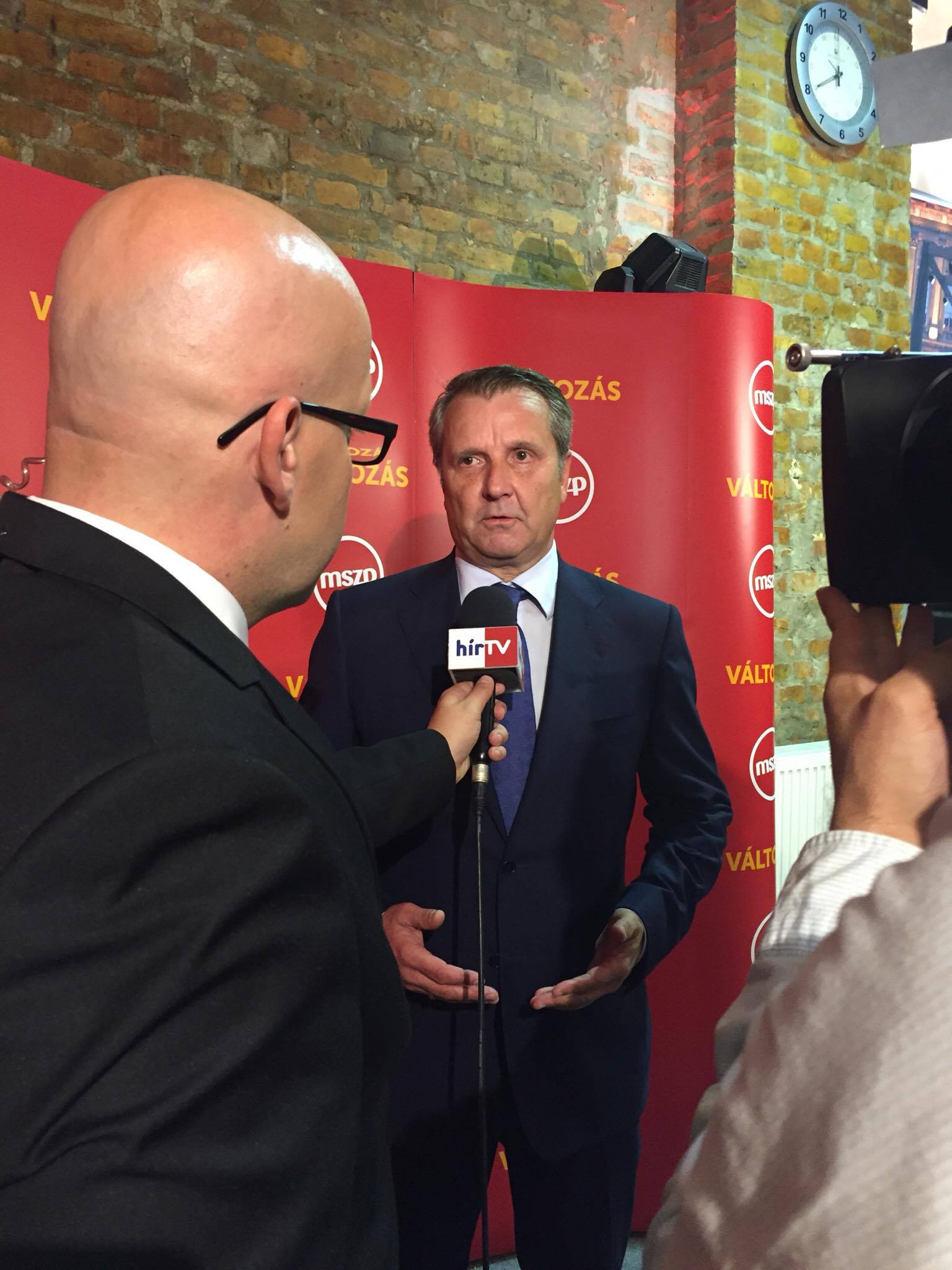 Molnár Gyula MSZP-elnök válaszol a Hír TV kérdéseire a népszavazás után.