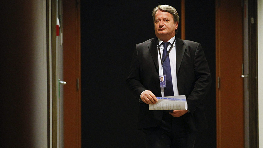 Kovács Béla, a Jobbik európai parlamenti képviselője az Európai Parlament Jogi Bizottságánál tartott meghallgatásra érkezik Brüsszelben 2015. május 6-án