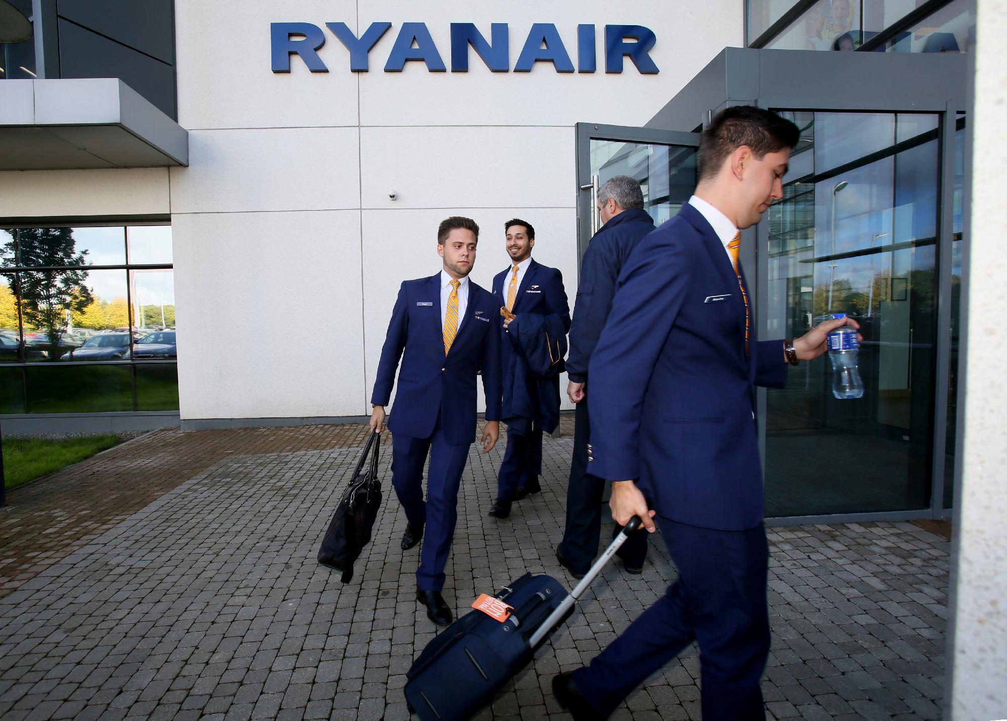2400 Ryanair-járatából több mint 400 nem száll fel