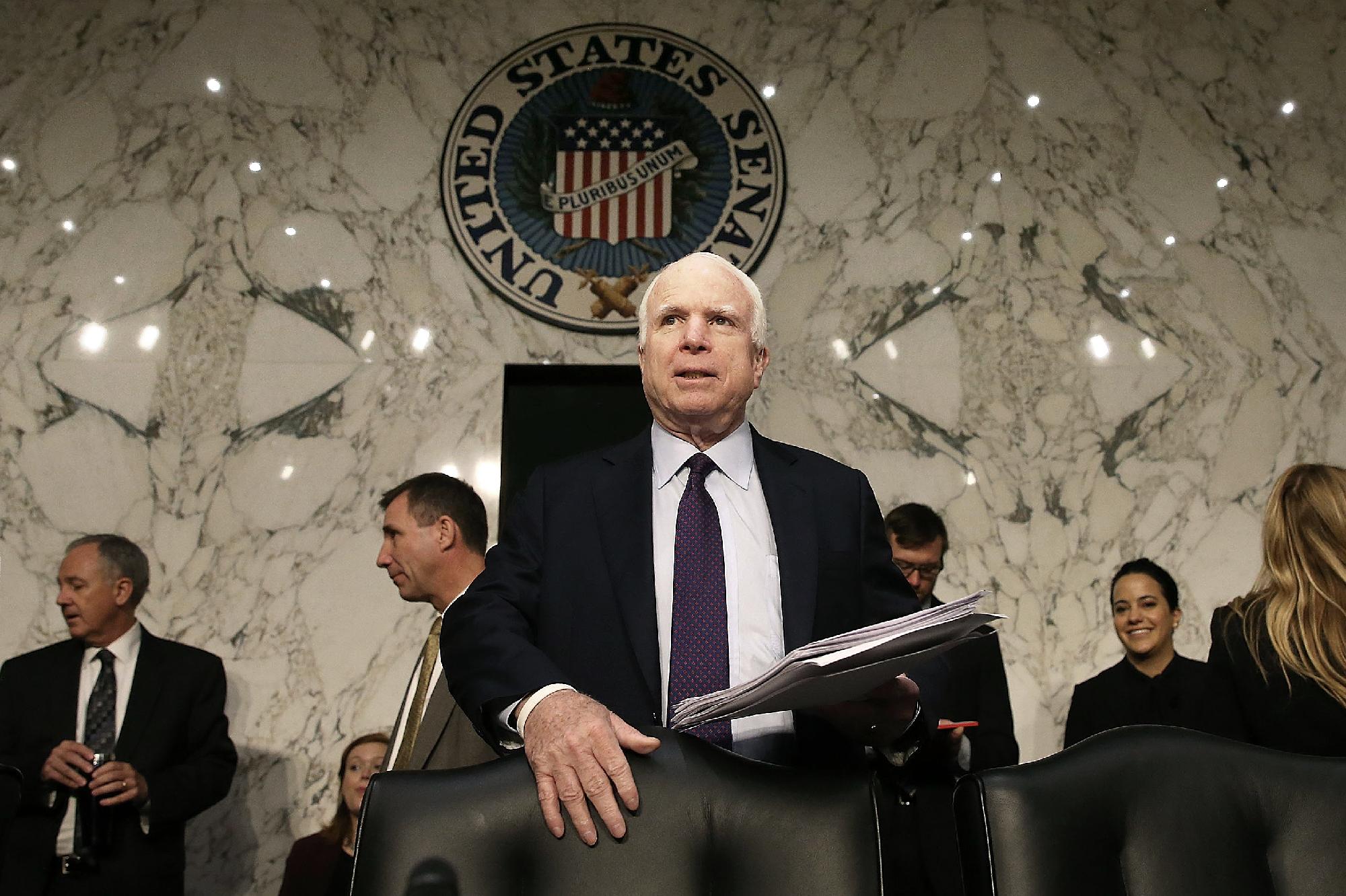 Obama beszédet mond, Trumpot nem hívták meg McCain búcsúztatására