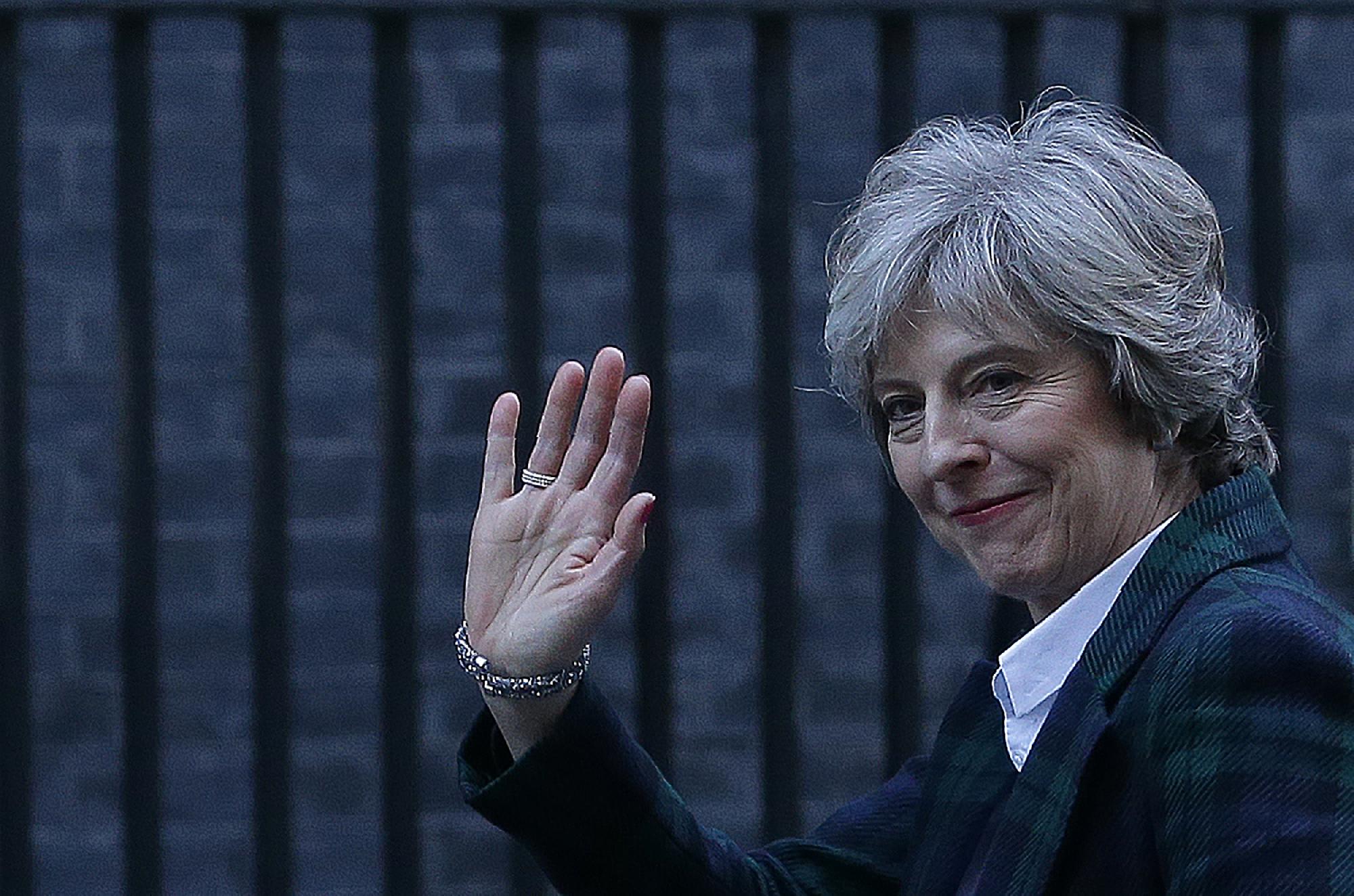 Theresa May: Ha az uniónak van más ajánlata, elő a farbával