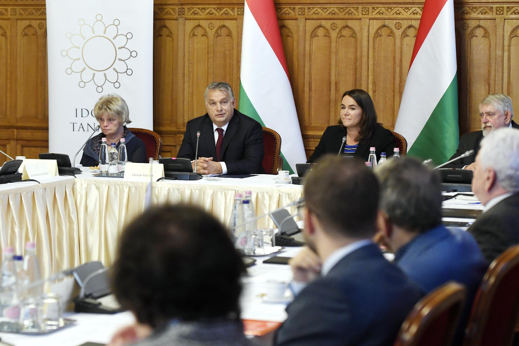 Orbán Viktor: Jelentősen könnyítjük a nyugdíjasok munkavállalását