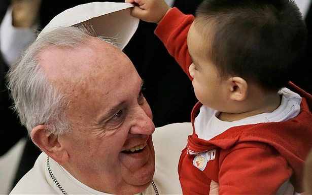 Bérgyilkossághoz hasonlította Ferenc pápa az abortuszt