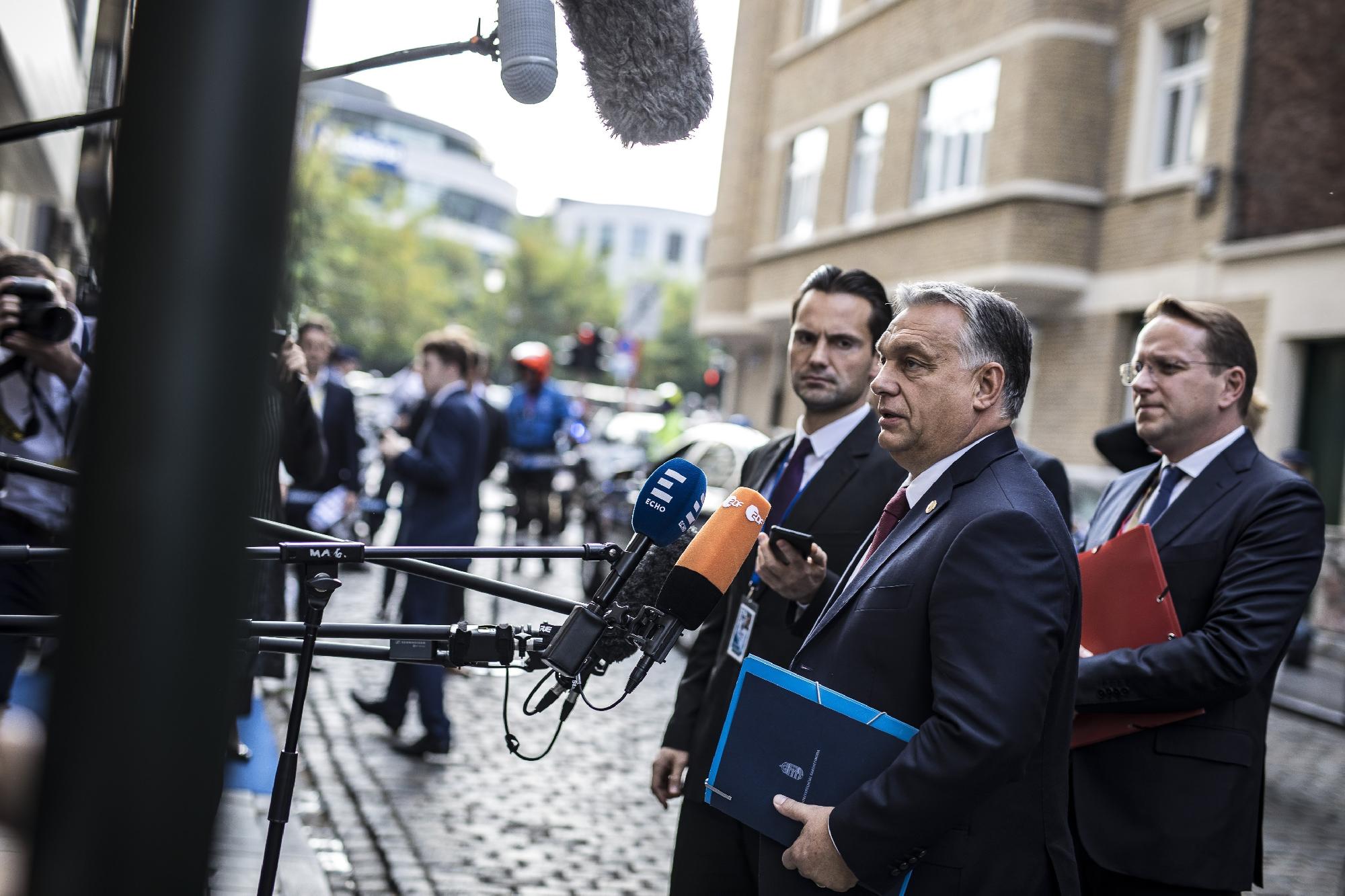 Orbán: Harcban állunk, de jól állunk