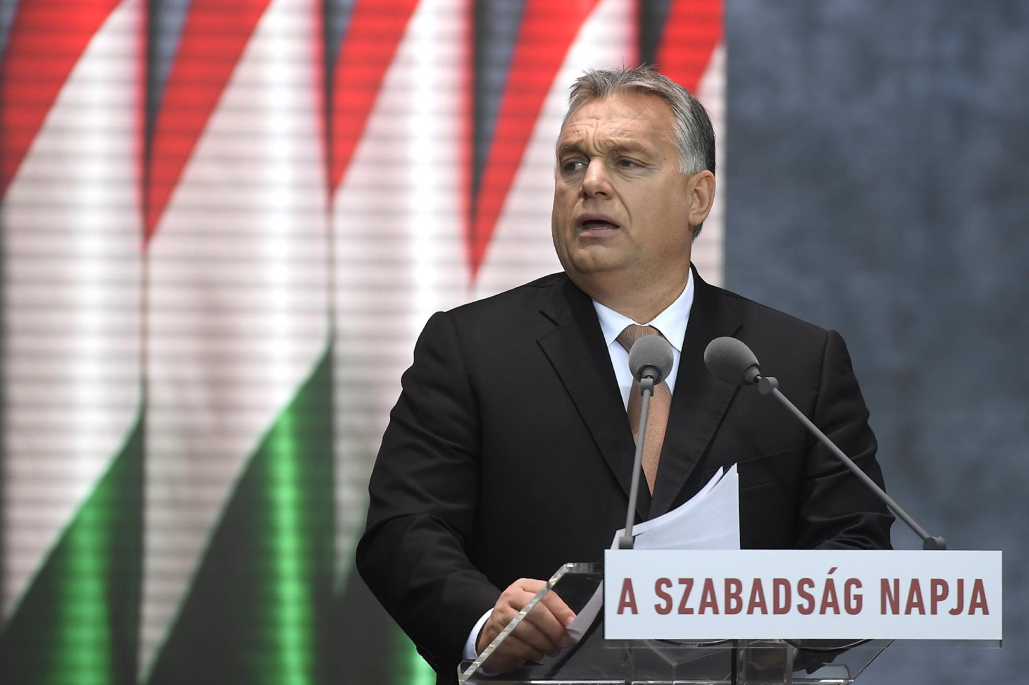 Orbán: A magyar nem hazardírozik a hazájával