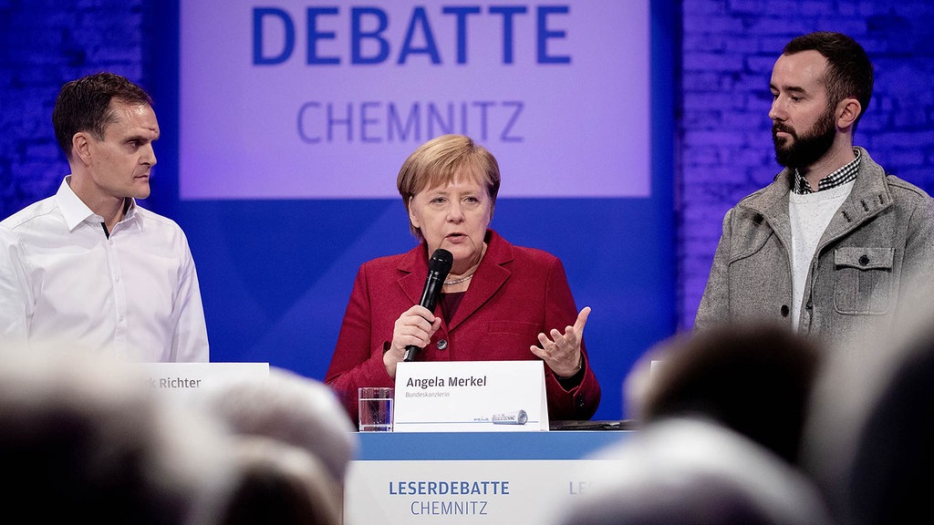 Fordulat Merkel retorikájában: már aggasztja a földközi-tengeri helyzet