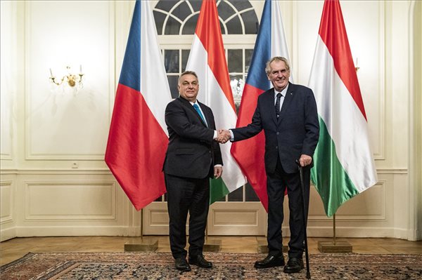 Orbán Viktor: A visegrádi csoport jelenti Európa jövőjét
