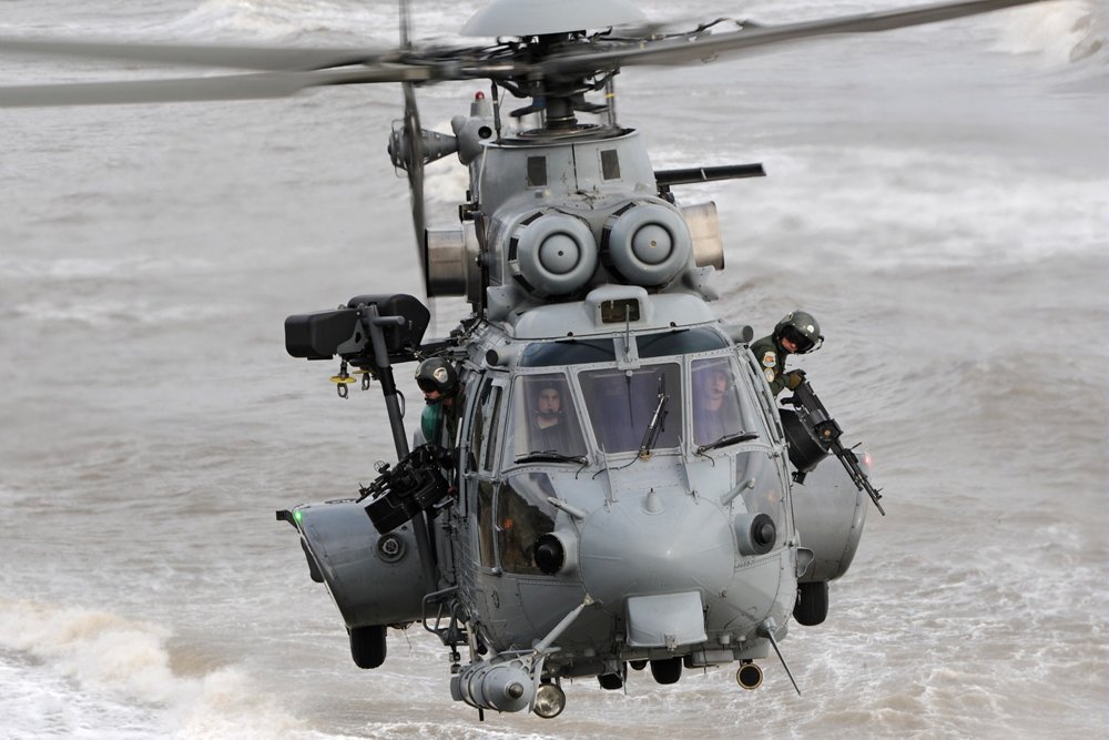 Tizenhat Airbus helikoptert vásárolt a honvédség