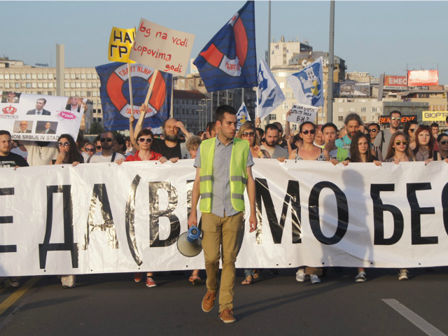 Ismét több ezren tüntettek Belgrádban a kormány ellen