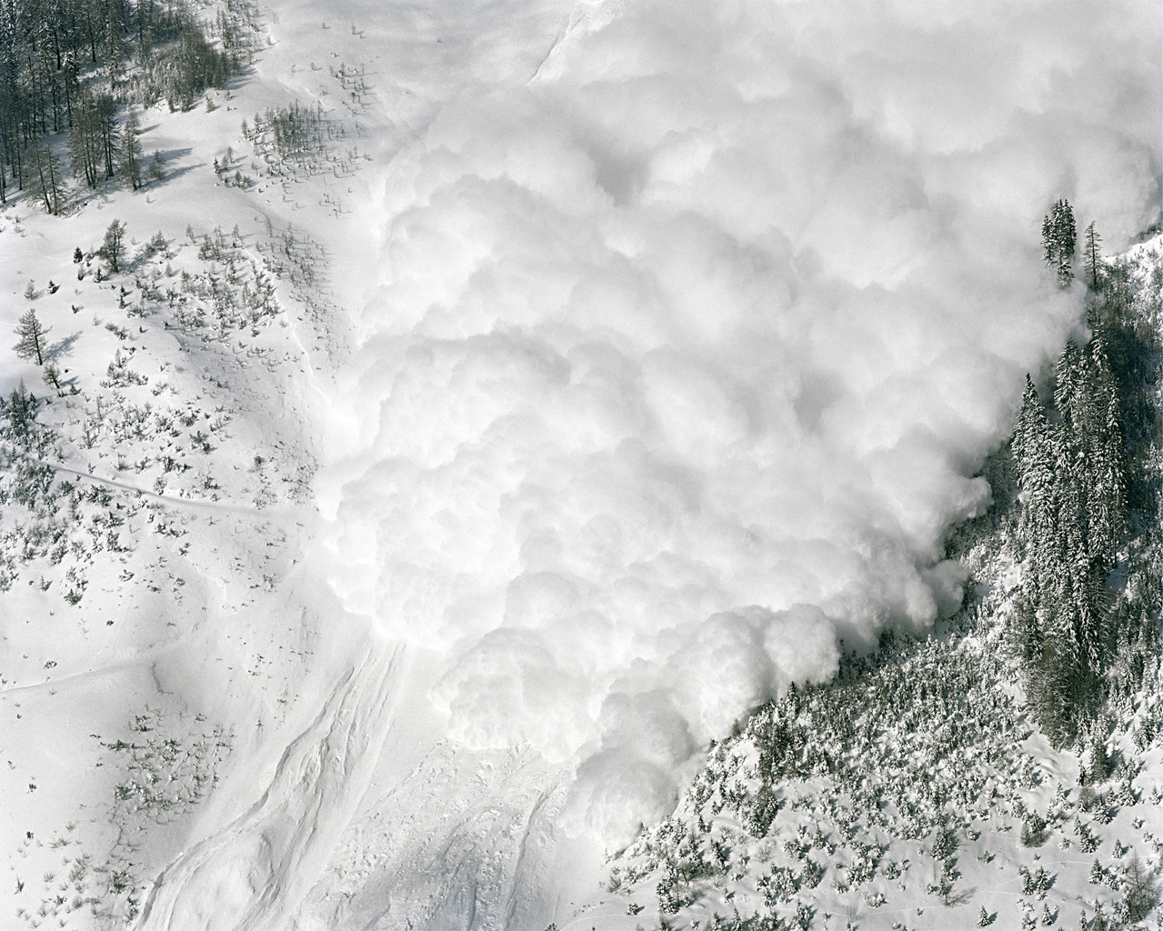 Több ember halálát okozták lavinák a napokban