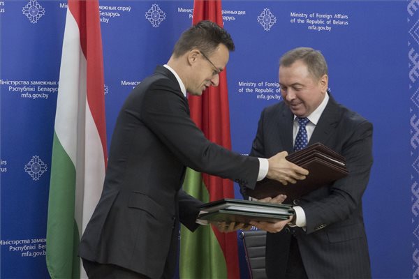 Szijjártó Péter: Magyarország érdeke a Kelet és a Nyugat együttműködése