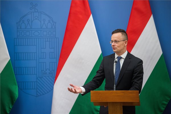 Szijjártó: A Budapest Folyamat a bevándorláspárti erők megállításának szimbóluma lesz