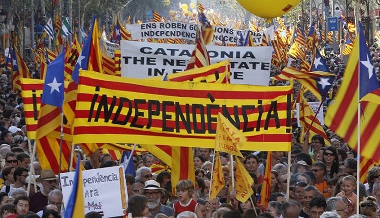 Újra tüntetnek a függetlenségpártiak Katalóniában