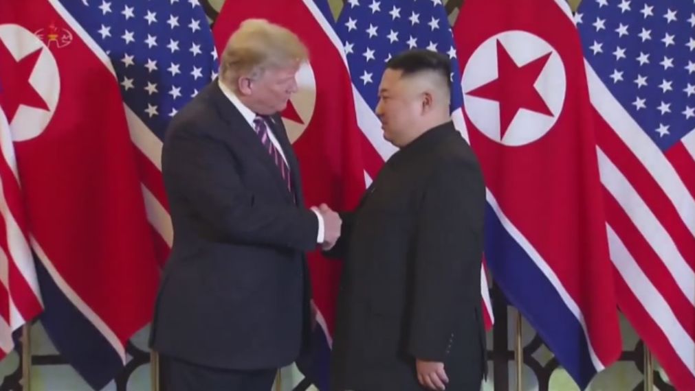 Dicsőítő „dokumentumfilmben” mutatták be Trump és Kim találkozóját