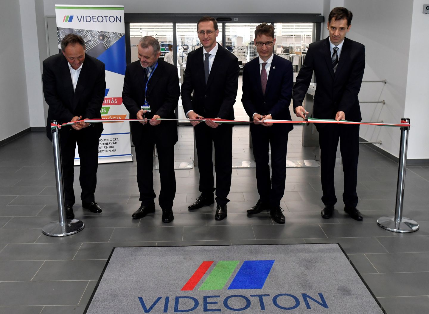 Több mint 8 milliárd forintos beruházással bővült a Videoton cégcsoport