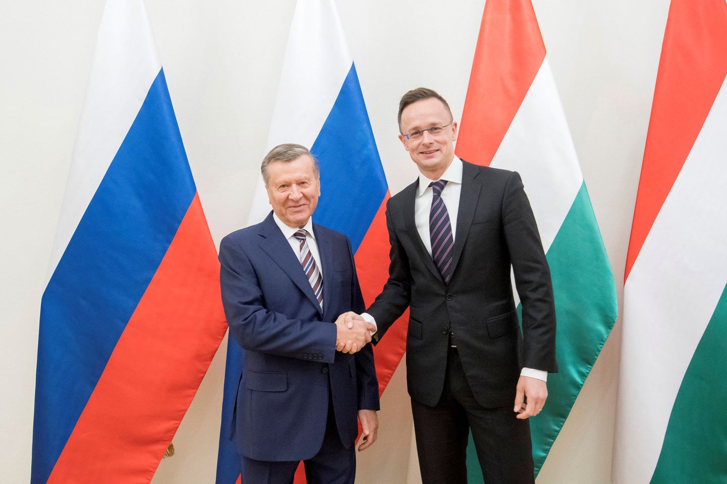 Szijjártó Péter Budapesten fogadta a Gazprom igazgatótanácsának elnökét
