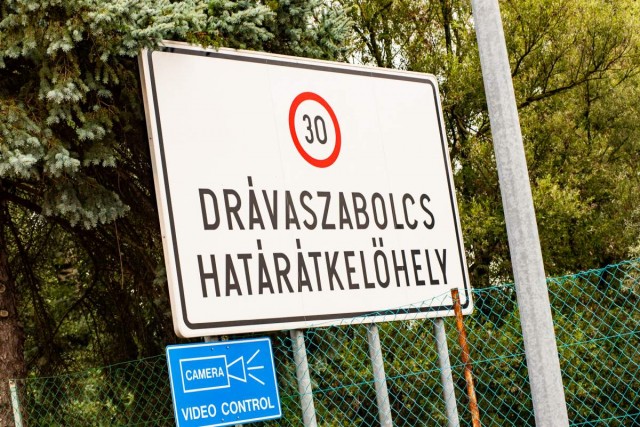Harminckét embert tartóztattak fel Drávaszabolcsnál