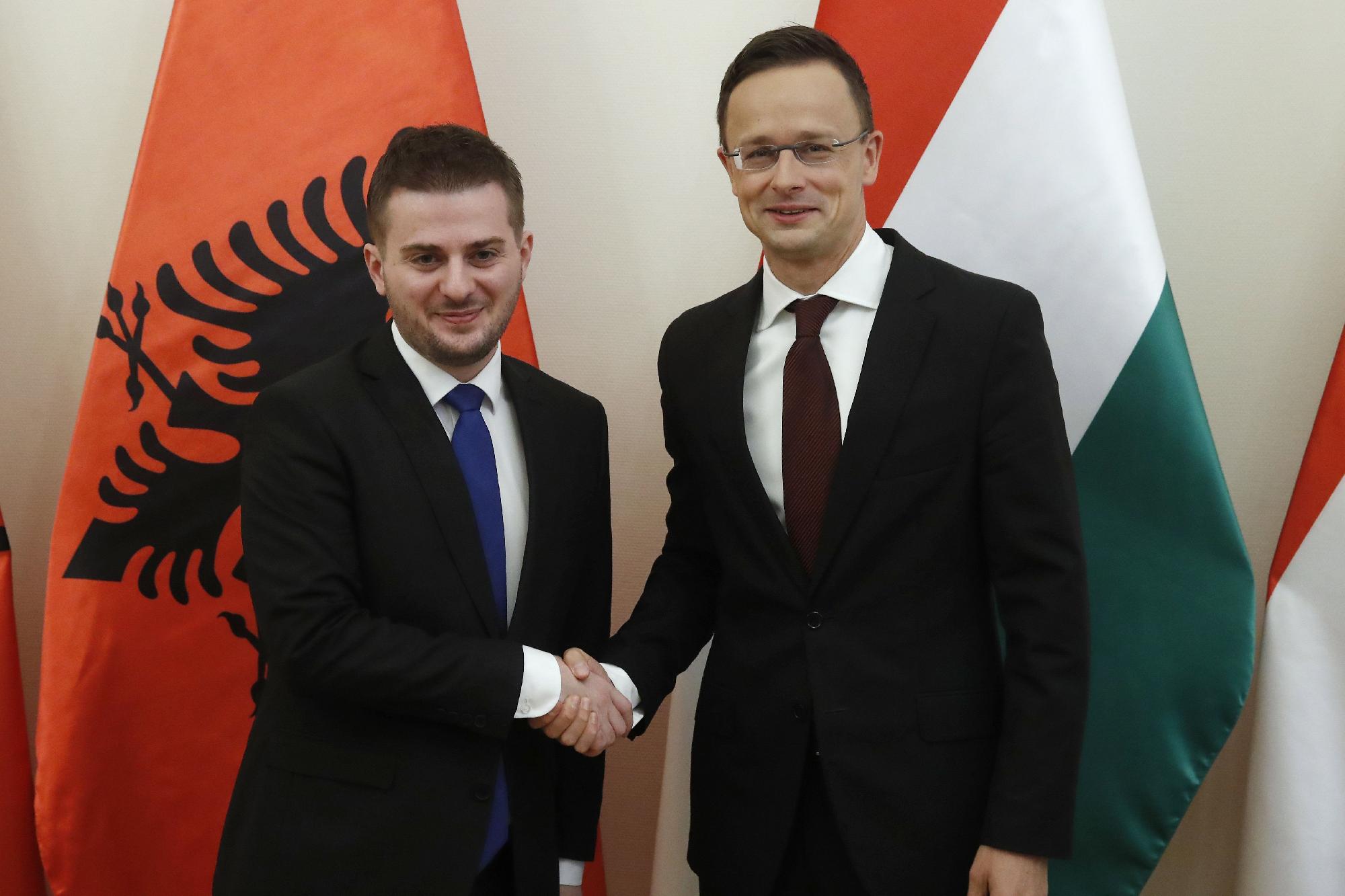 Szijjártó: Júniusban az EU-nak meg kell nyitnia a csatlakozási tárgyalásokat Albániával