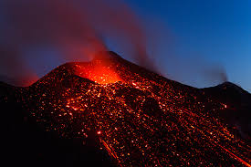 Látványos vulkánkitörések figyelhetőek meg Stromboli szigetén