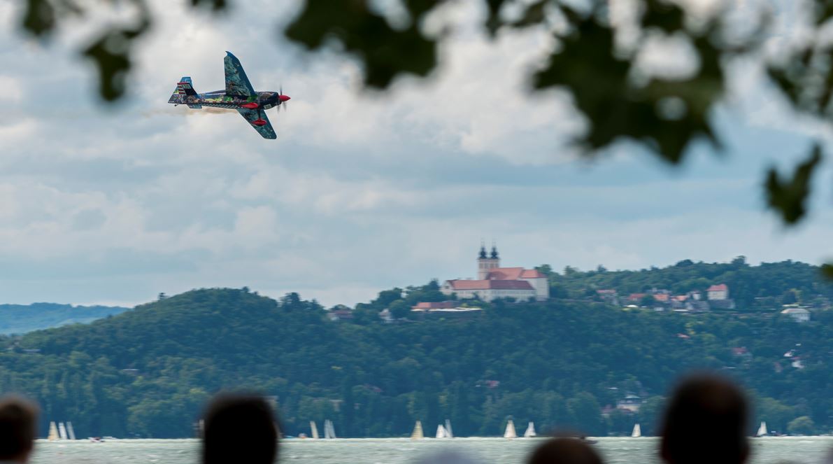 Red Bull Air Race: A címvédő Sonkáé a legjobb idő Zamárdiban