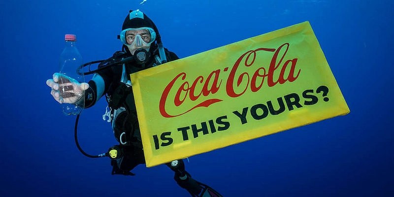 Egy vizsgálat szerint a Coca-Cola a világ legnagyobb műanyagszennyező vállalata