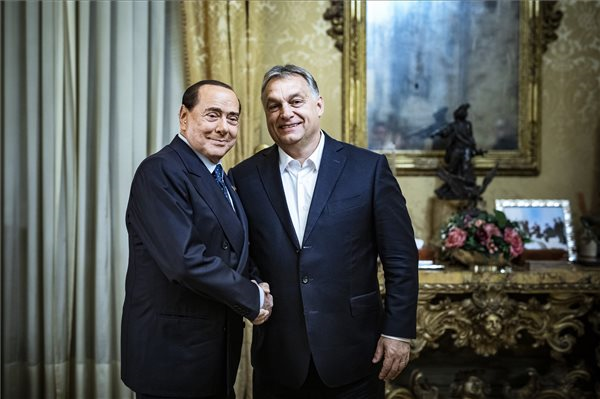 Orbán Viktor: Továbbra is szorosan együttműködik a Fidesz és Berlusconi pártja