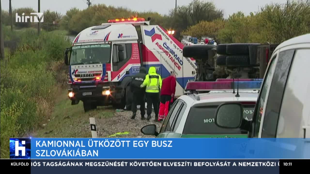 Kamionnal ütközött egy busz Szlovákiában