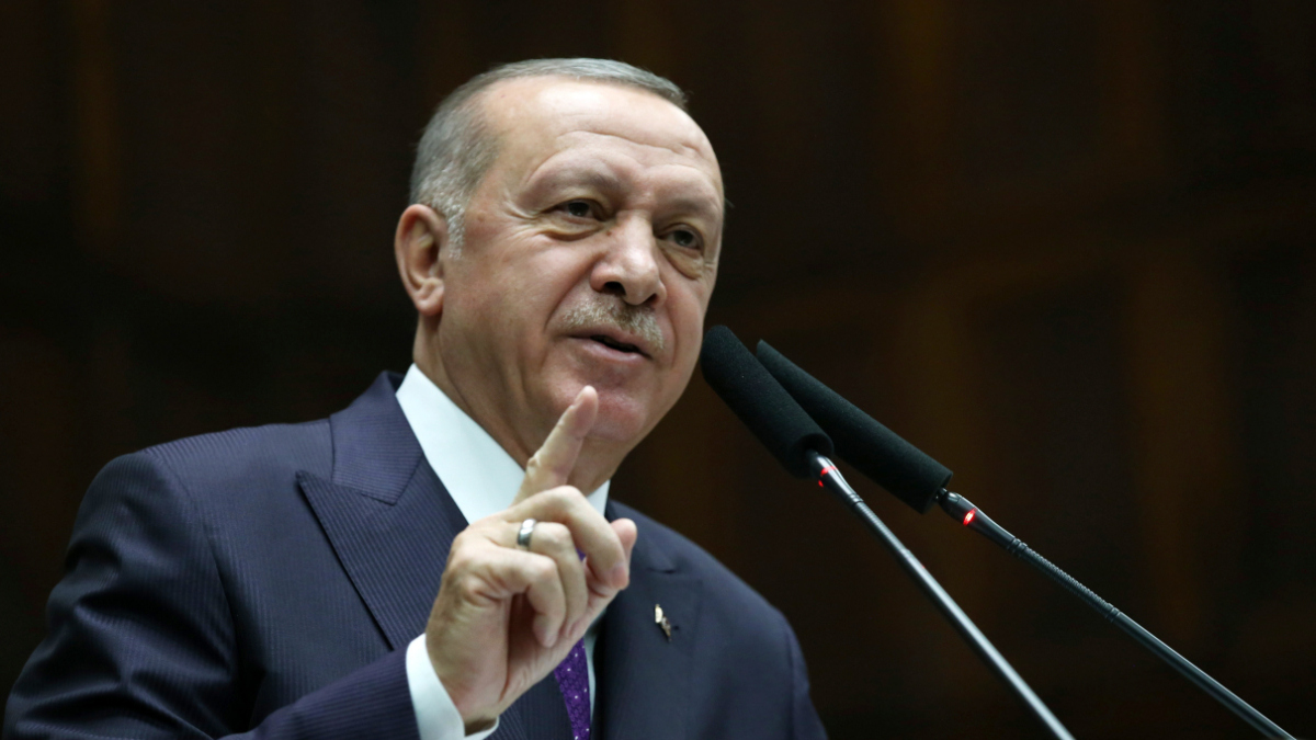 Török kormánypárt: Az ország már nem tudja feltartóztatni a menekülőket