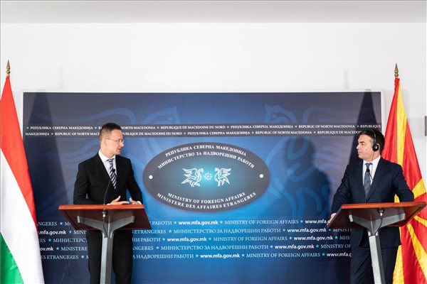 Szijjártó: Magyarország segít Észak-Macedóniának a vírus elleni küzdelemben