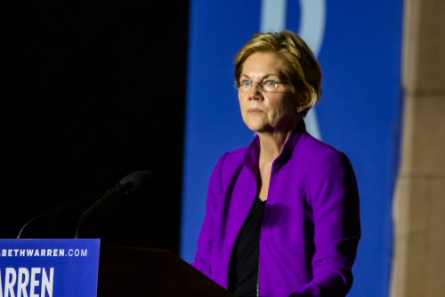 Elizabeth Warren is támogatja Joe Biden elnökjelöltségét