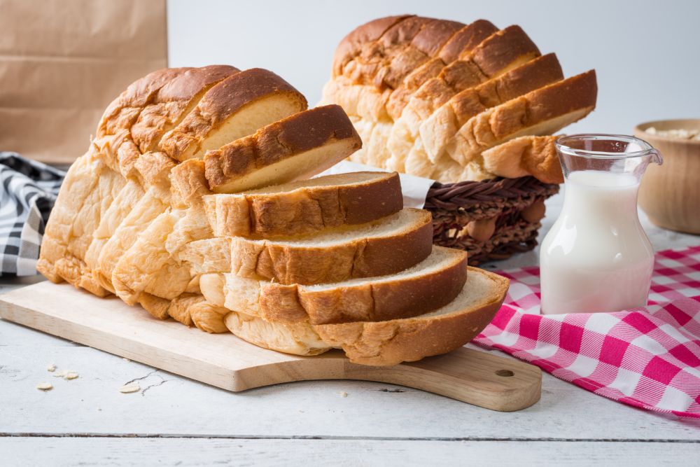 Tejet és kenyeret osztanak 16 borsodi településen