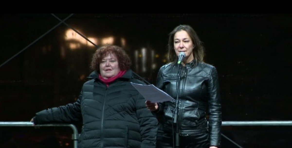 Kifogott a Nemzeti dal Fullajtár Andreán, a Színművészeti tanárán az október 23-i tüntetésen 