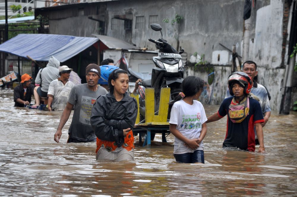 Sok halálos áldozata van az áradásoknak Indonéziában és Kelet-Timorban