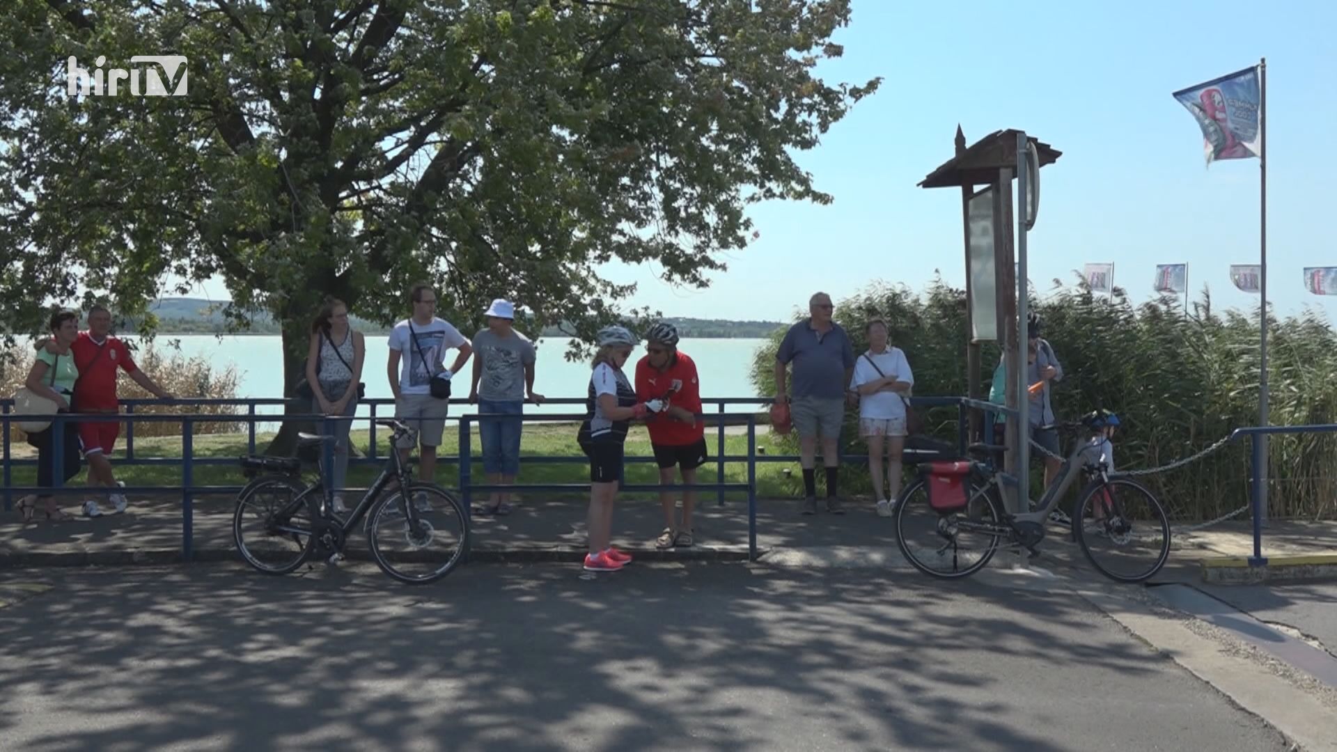 Kerékpáros szervizoszlopok a Balaton körül