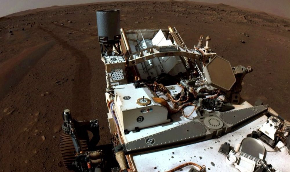 Megkezdi a talajminták gyűjtését a NASA marsjárója