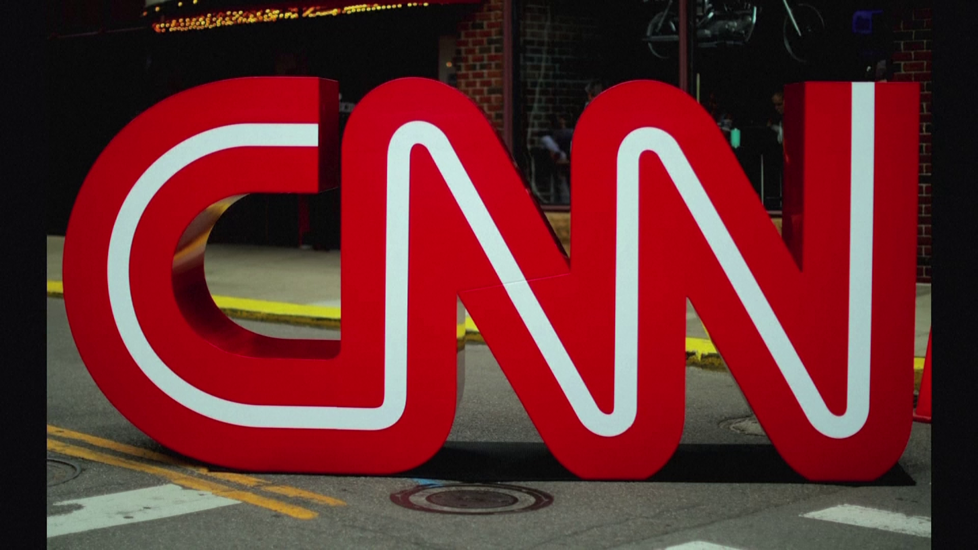 A CNN kirúgta oltatlan alkalmazottait