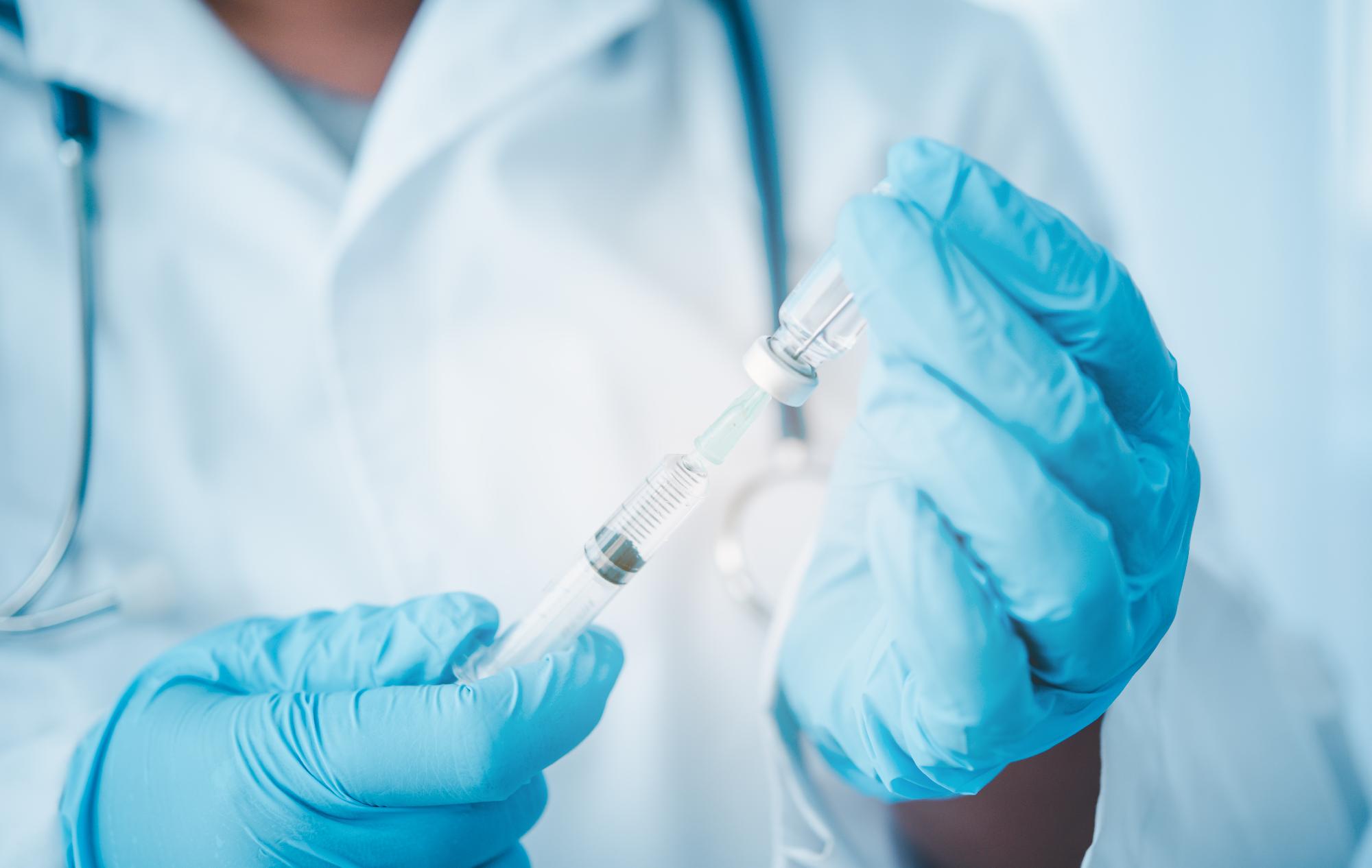 Az FDA javasolja, hogy engedélyezzék az 5 és 11 év közötti gyermekek beoltását