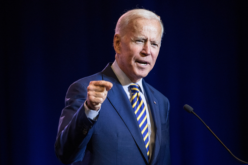 Biden: nem szerepel a lehetőségek között az, hogy amerikai csapatokat telepítsenek Ukrajnába
