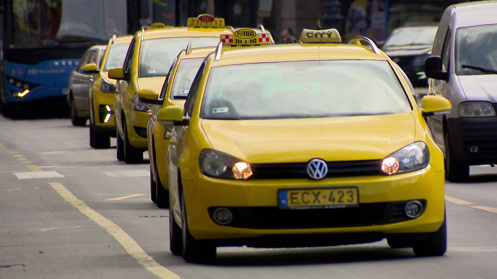 Emelkednek a taxis tarifák Budapesten