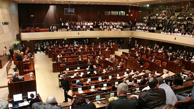 Megőrizte stabilitását az izraeli kormány, miután visszavonta kilépési szándékát egy képviselő