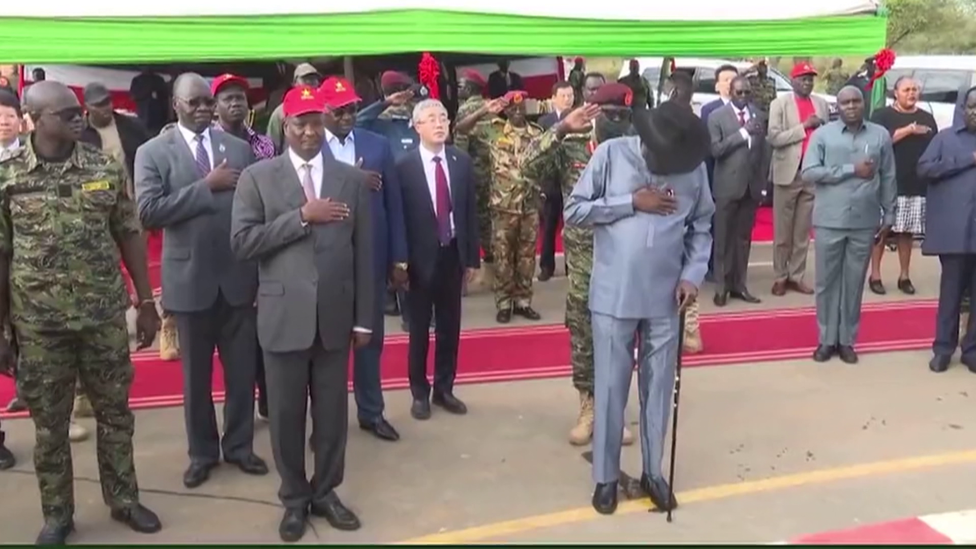 A himnusz alatt pisilt be Dél-Szudán elnöke 