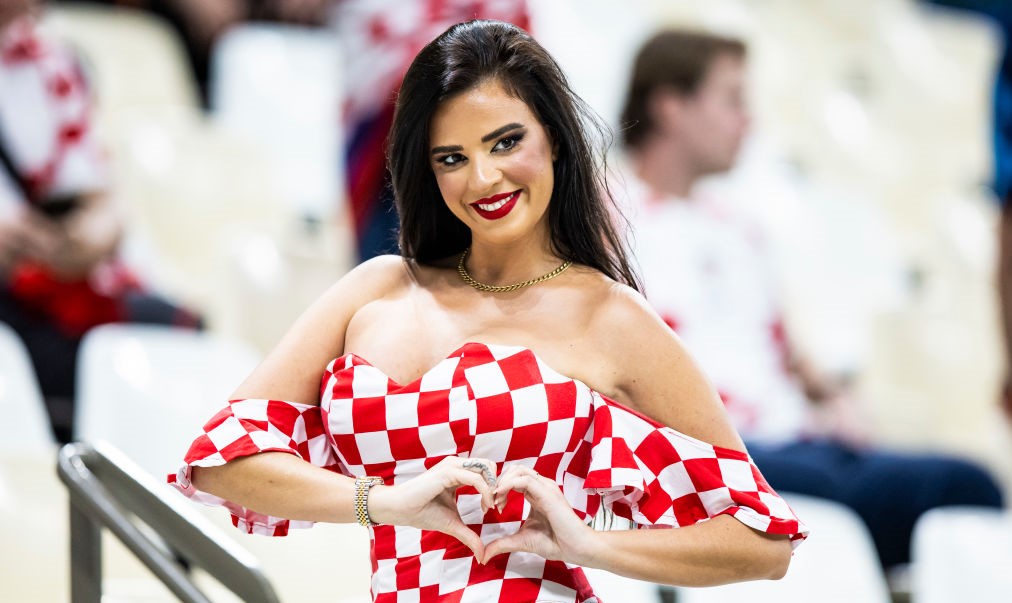A horvát szupermodell a vb-döntő elején is elvitte a show-t