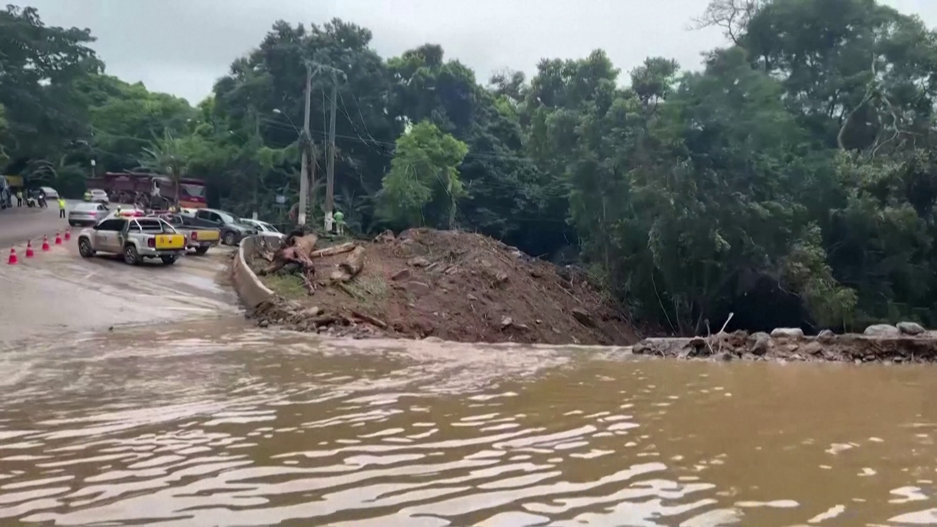 36 halálos áldozat, 40 ember eltűnt a brazíliai áradásokban