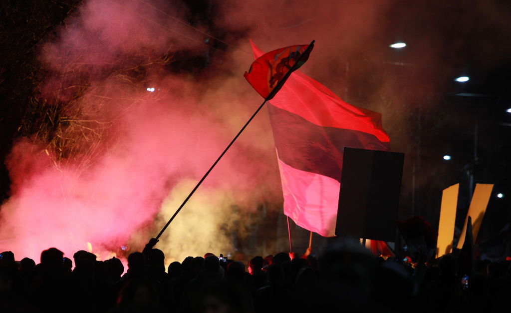 „Nem adjuk Koszovót!” - ezrek tüntettek Belgrádban